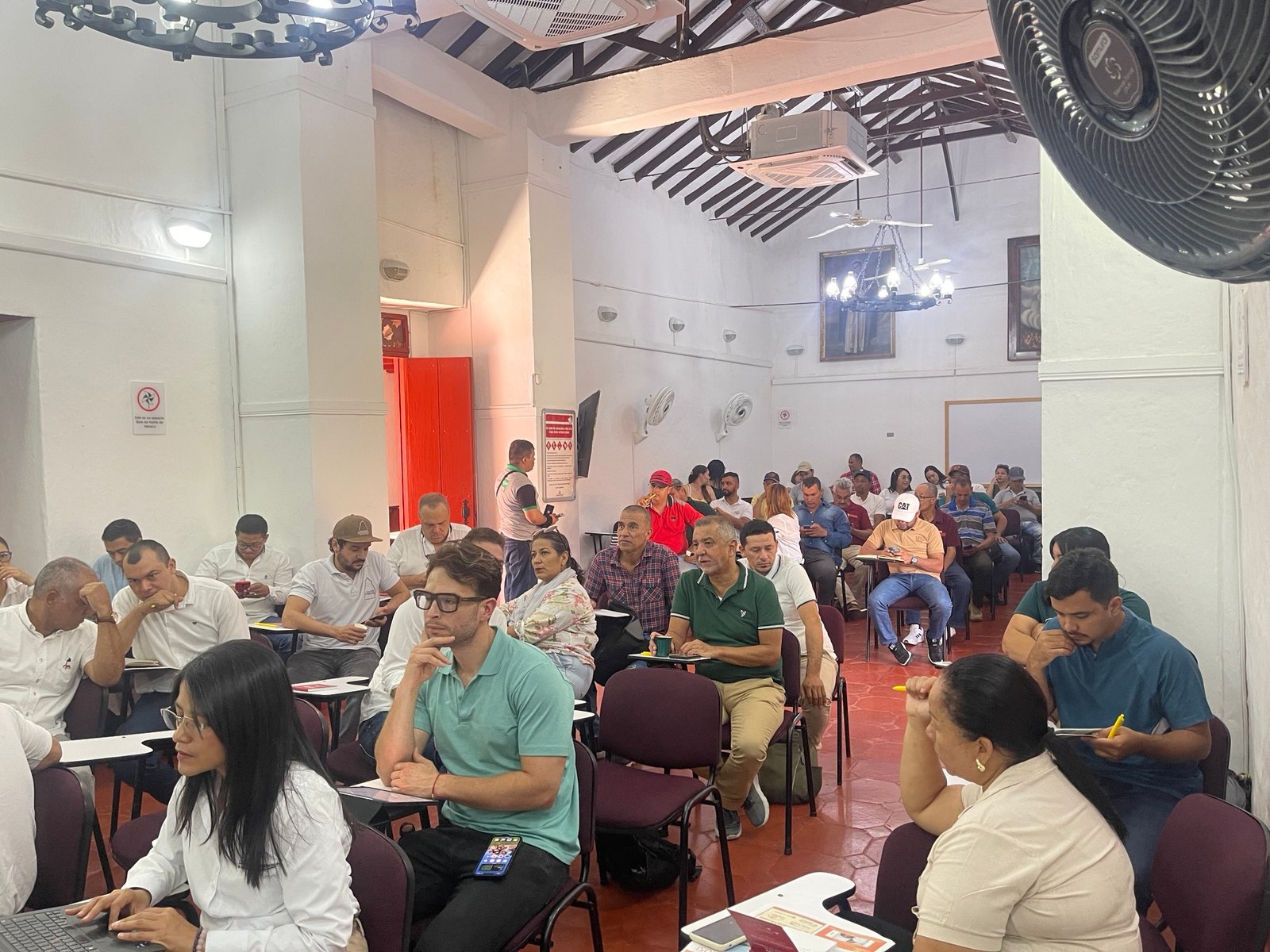 NUTRIDO COMITÉ SUBREGIONAL DE COMPETITIVIDAD E INNOVACIÓN EN SANTA FE DE ANTIOQUIA