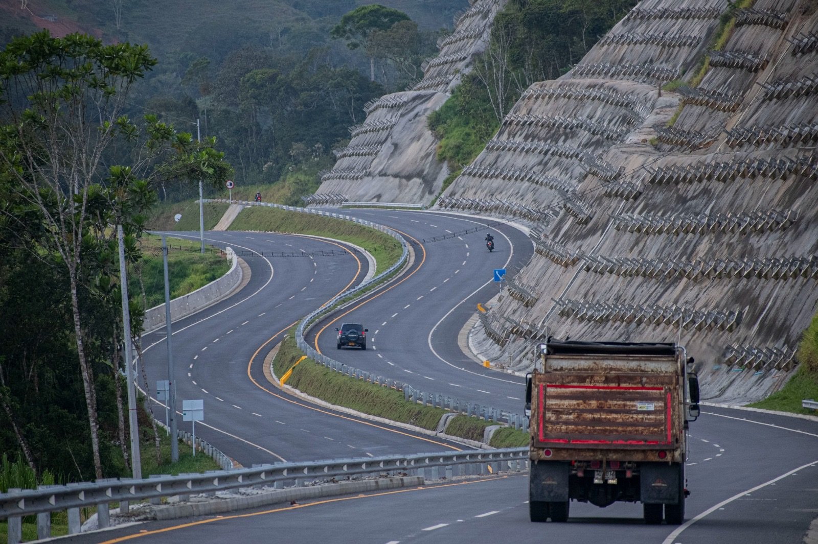 ESTADO DE LAS VÍAS EN ANTIOQUIA PARA ESTE FIN DE SEMANA: AUTORIDADES RECOMIENDAN MÁXIMA PRECAUCIÓN POR TEMPORADA DE LLUVIAS