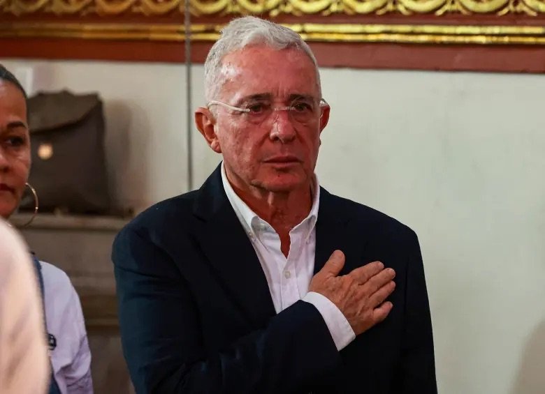 URIBE RECUPERA LA LIBERTAD TRAS DECISIÓN DEL TRIBUNAL SUPERIOR DE BOGOTÁ