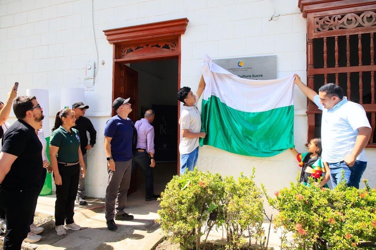 RENOVADA CASA DE LA CULTURA Y PLACA HUELLA FORTALECEN EL DESARROLLO EN OLAYA