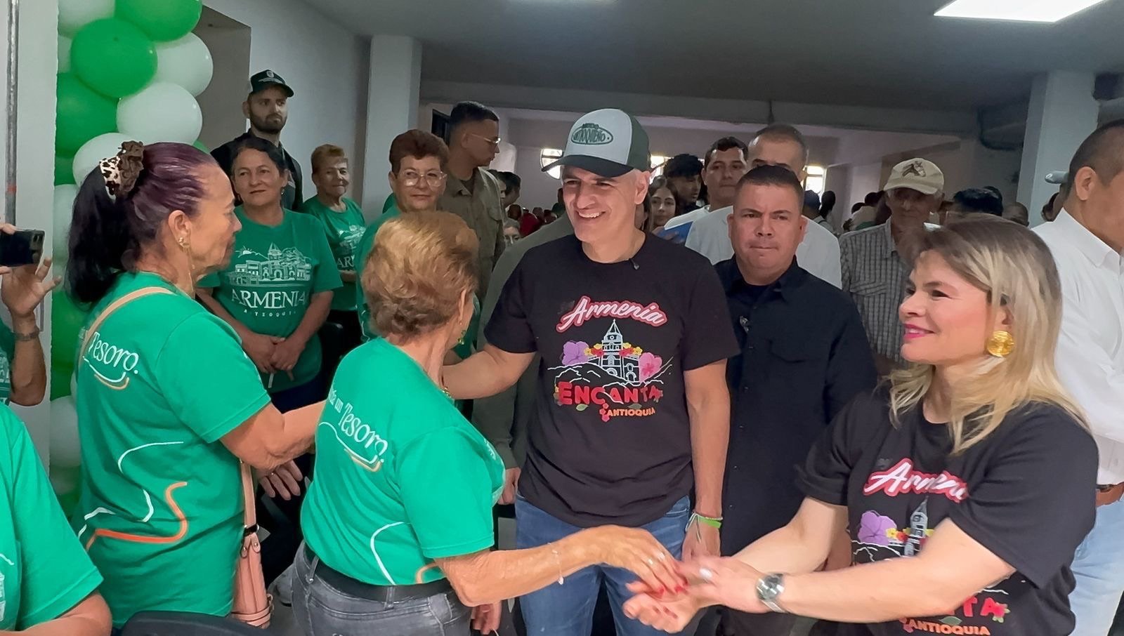 GOBERNADOR ANDRÉS JULIÁN ENTREGA OBRA EN ARMENIA MANTEQUILLA