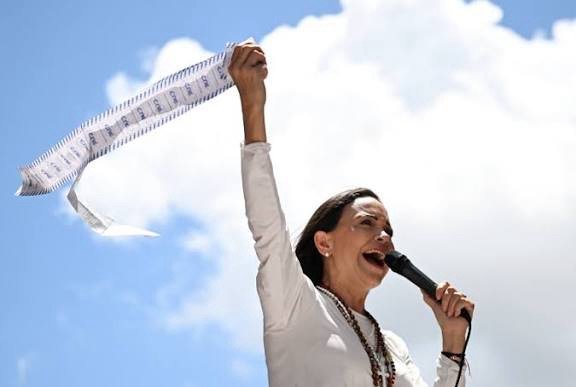 ¿QUÉ SIGNIFICA PARA COLOMBIA EL NOBEL DE PAZ DE MARÍA CORINA?