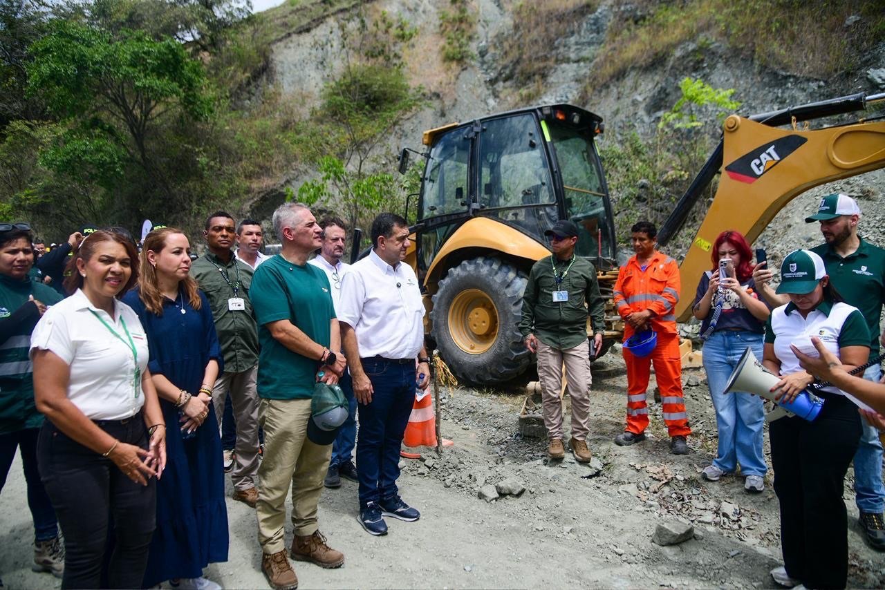 GOBERNACIÓN DE ANTIOQUIA DA LUZ VERDE A LA PAVIMENTACIÓN DE LA VÍA LIBORINA – SABANALARGA