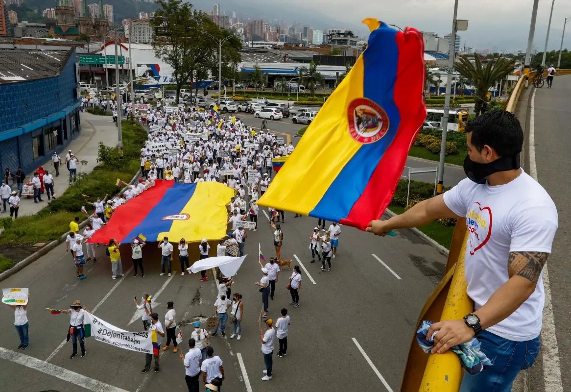 DEFENSA DE LA PROTESTA SOCIAL Y CONDENA AL TERRORISMO