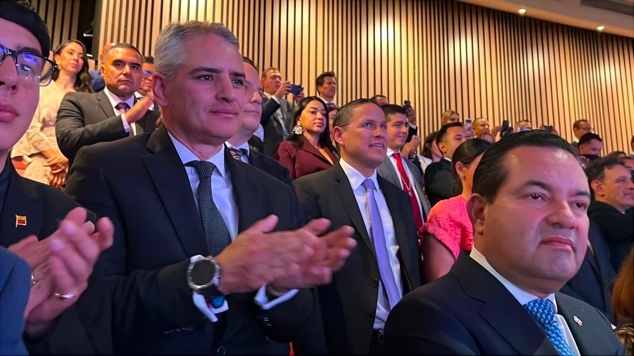 Andrés Julián acompañó en Cali la posesión de Abelardo De La Espriella como presidente de Colombia