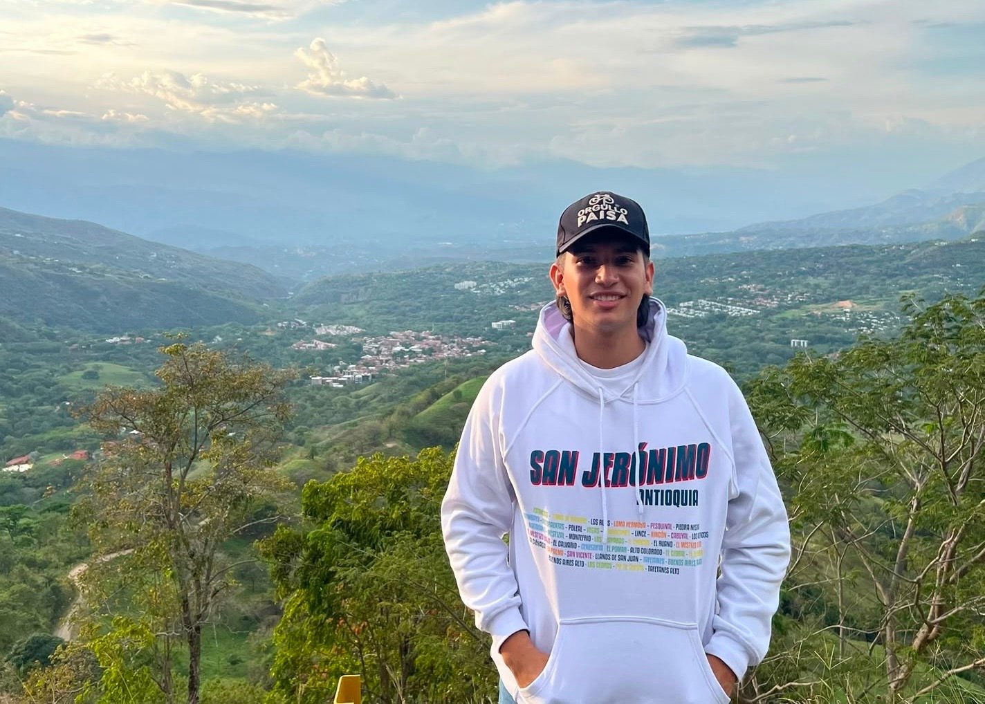 LUIS MIGUEL SIGUE VIVO Y SOÑANDO